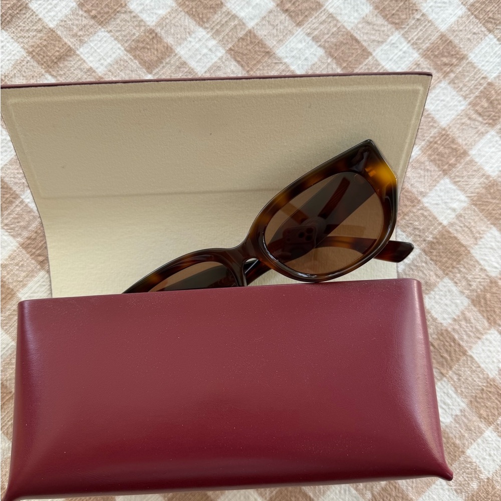 Gucci Women's Brown Sunglasses - Picture 5 of 16